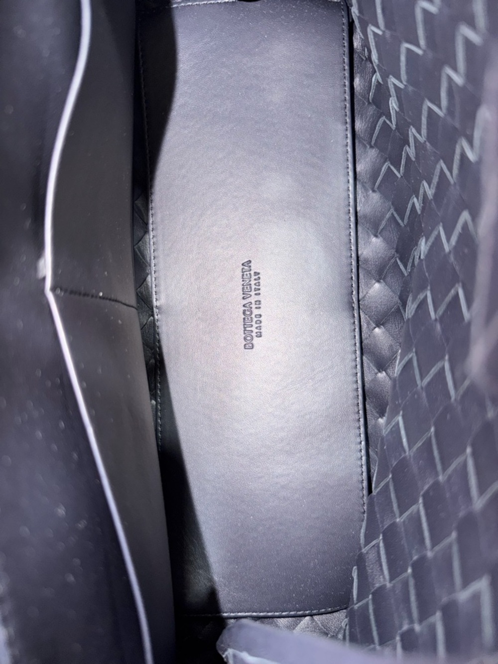 Bottega Veneta Andiamo in color Navy small like new w receipt - Picture 3 of 11